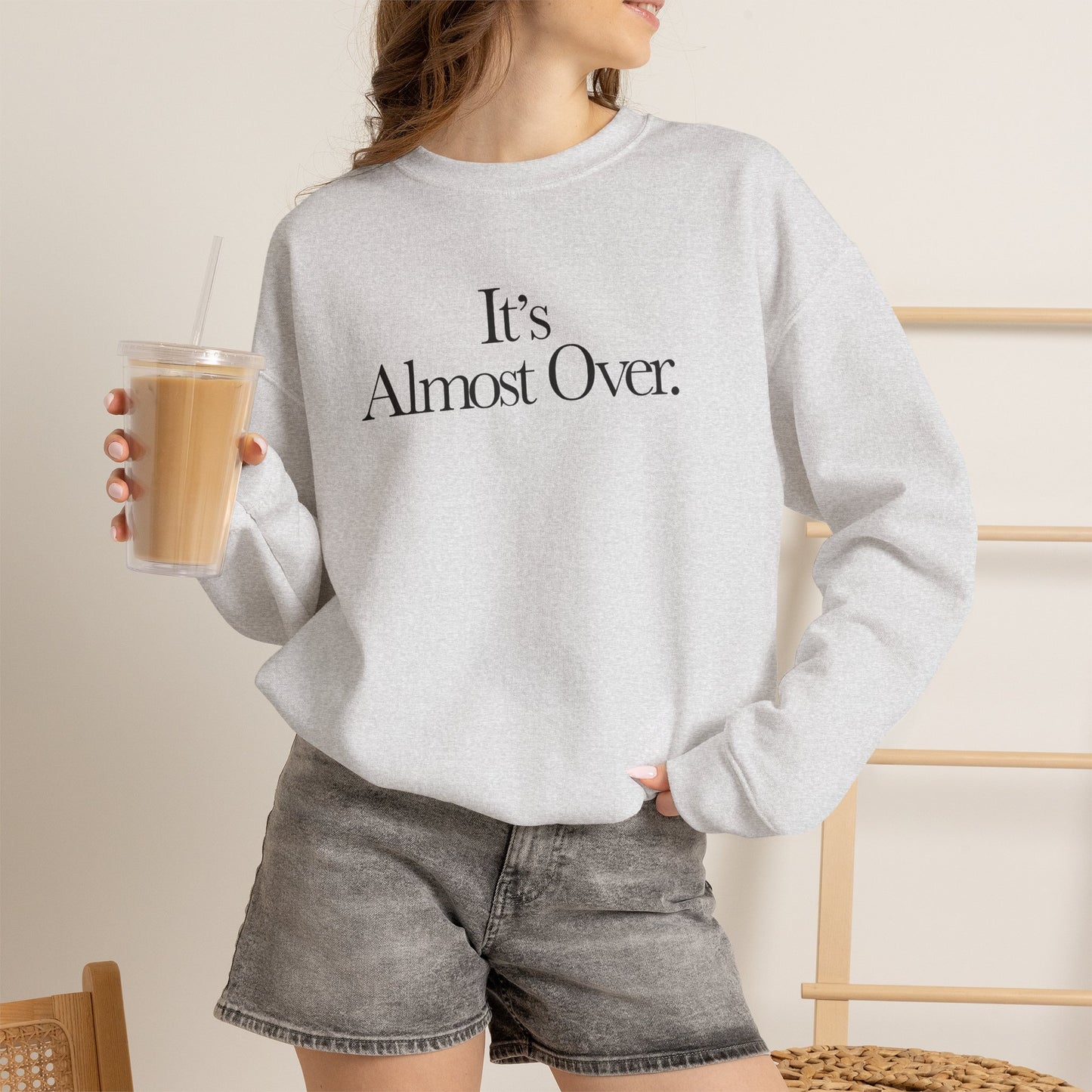 Sudadera "Ya casi termina"